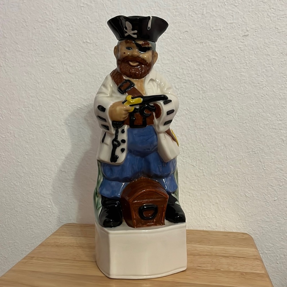 Hilarious Pirate Decanter / Bottle - Perfect for the Man Cave!